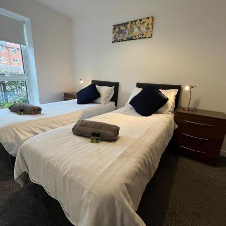 2 Double Beds Or 4 Singles, 2 Bathrooms, Free Parking, Smart Tv'S, Close To Gunwharf Quays, Beach & Historic Dockyard Портцмаус Экстерьер фото
