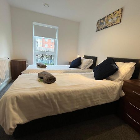 2 Double Beds Or 4 Singles, 2 Bathrooms, Free Parking, Smart Tv'S, Close To Gunwharf Quays, Beach & Historic Dockyard Портцмаус Экстерьер фото
