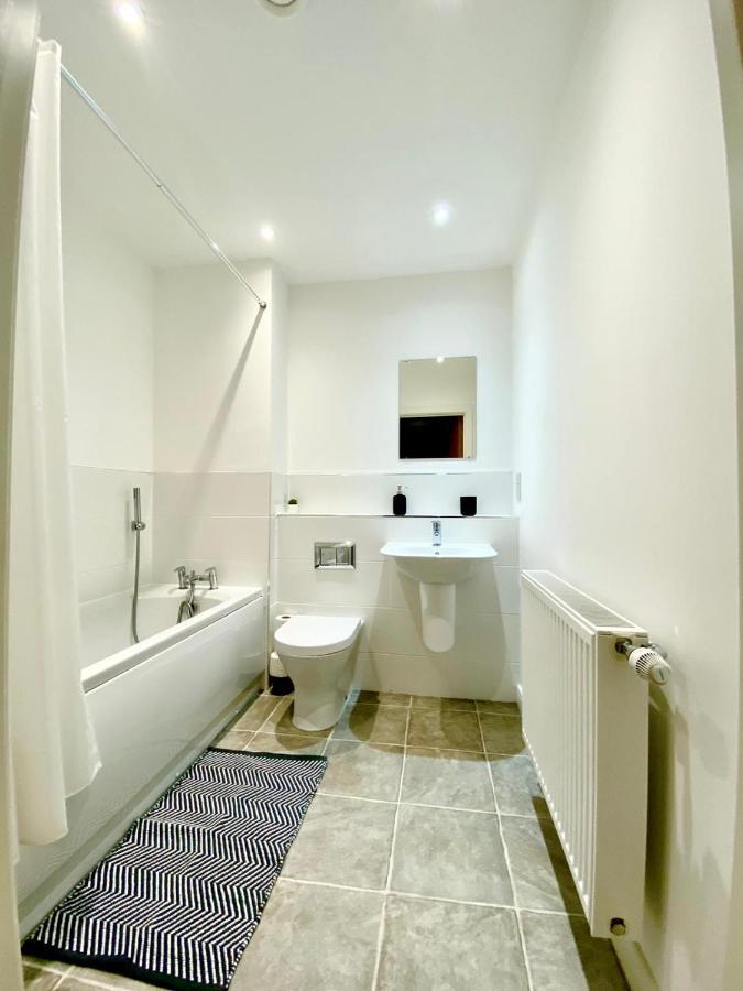 2 Double Beds Or 4 Singles, 2 Bathrooms, Free Parking, Smart Tv'S, Close To Gunwharf Quays, Beach & Historic Dockyard Портцмаус Экстерьер фото