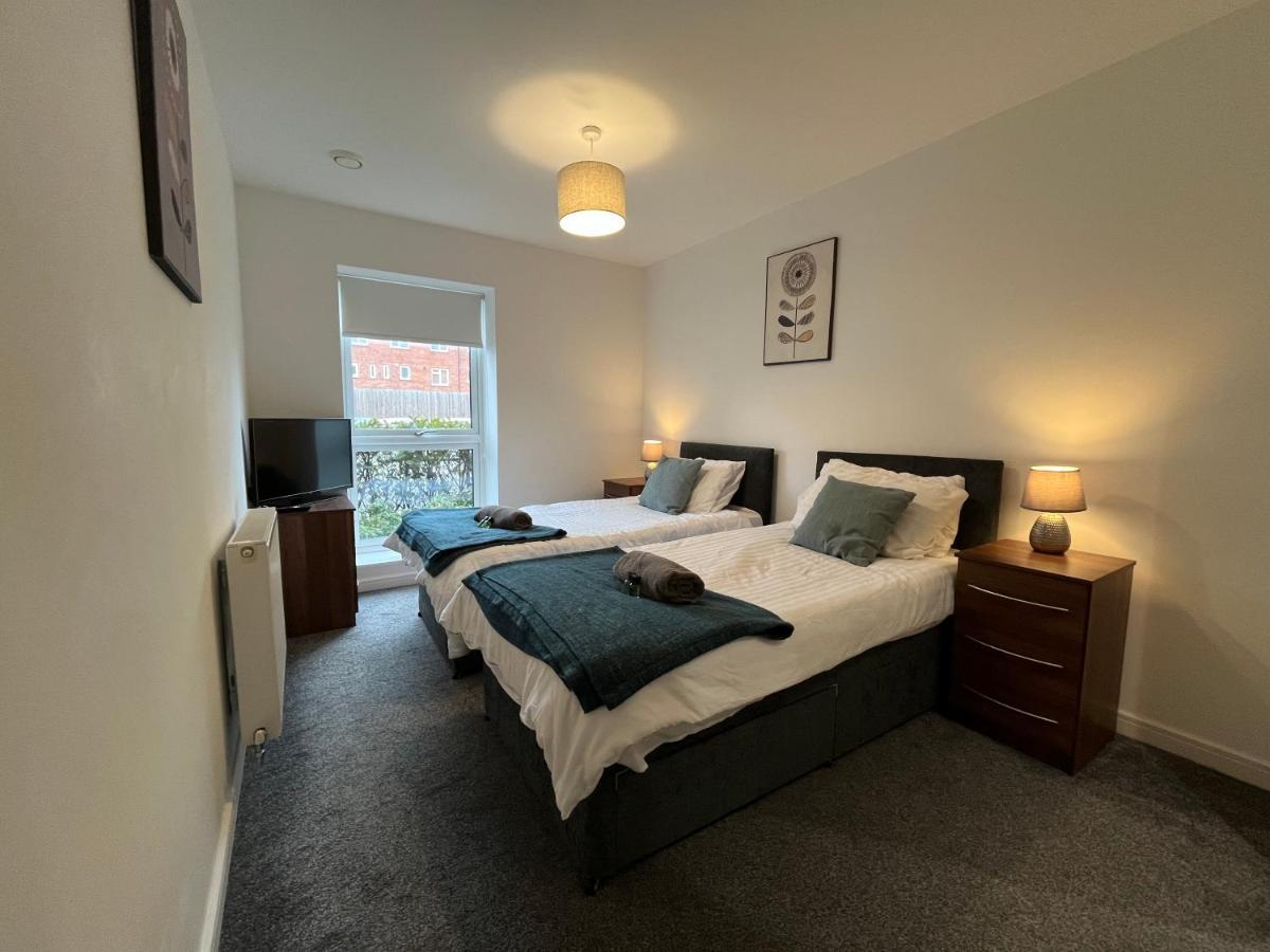 2 Double Beds Or 4 Singles, 2 Bathrooms, Free Parking, Smart Tv'S, Close To Gunwharf Quays, Beach & Historic Dockyard Портцмаус Экстерьер фото