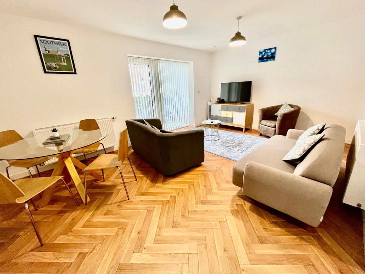 2 Double Beds Or 4 Singles, 2 Bathrooms, Free Parking, Smart Tv'S, Close To Gunwharf Quays, Beach & Historic Dockyard Портцмаус Экстерьер фото